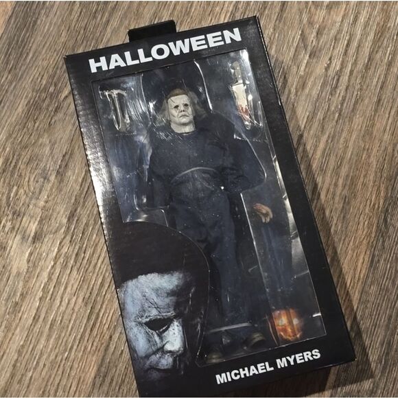 NECA Halloween 2 Michael Myers Collector's Edition 8" Action Figure - Picture 8 of 9